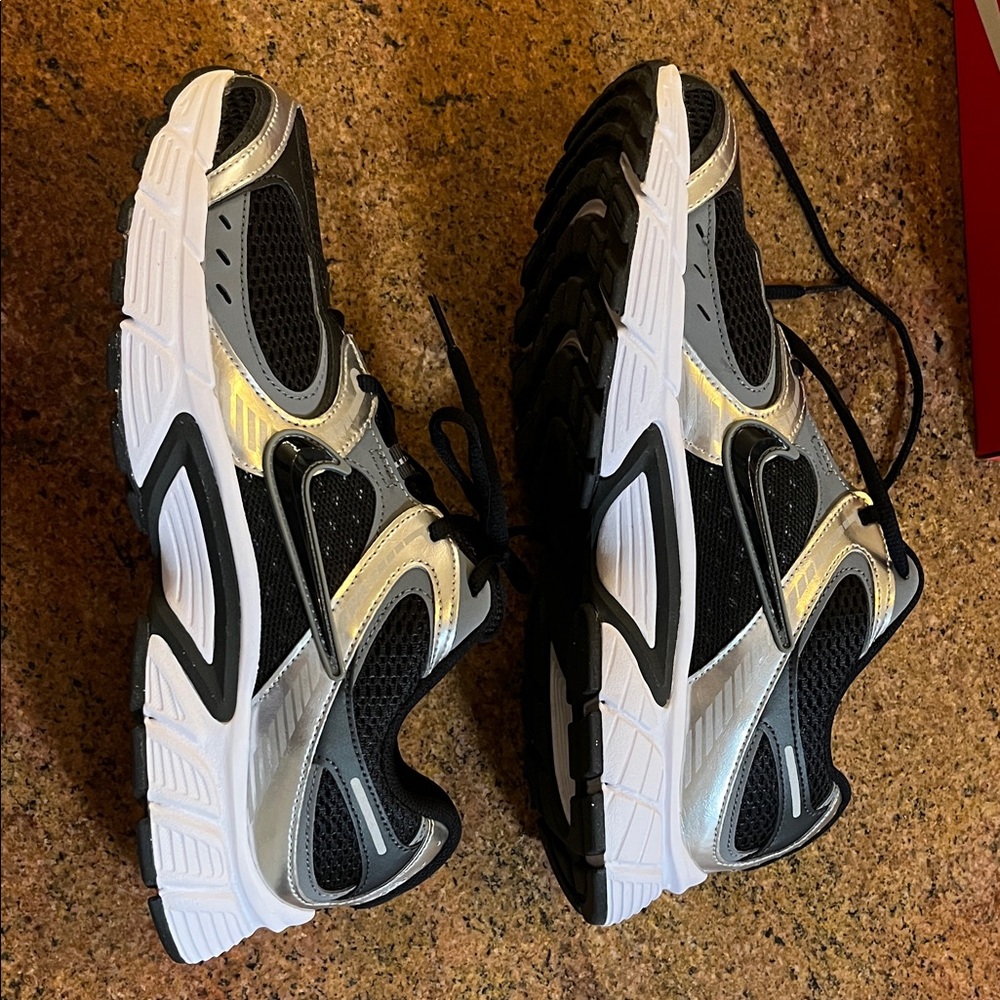Nike V5 RNR